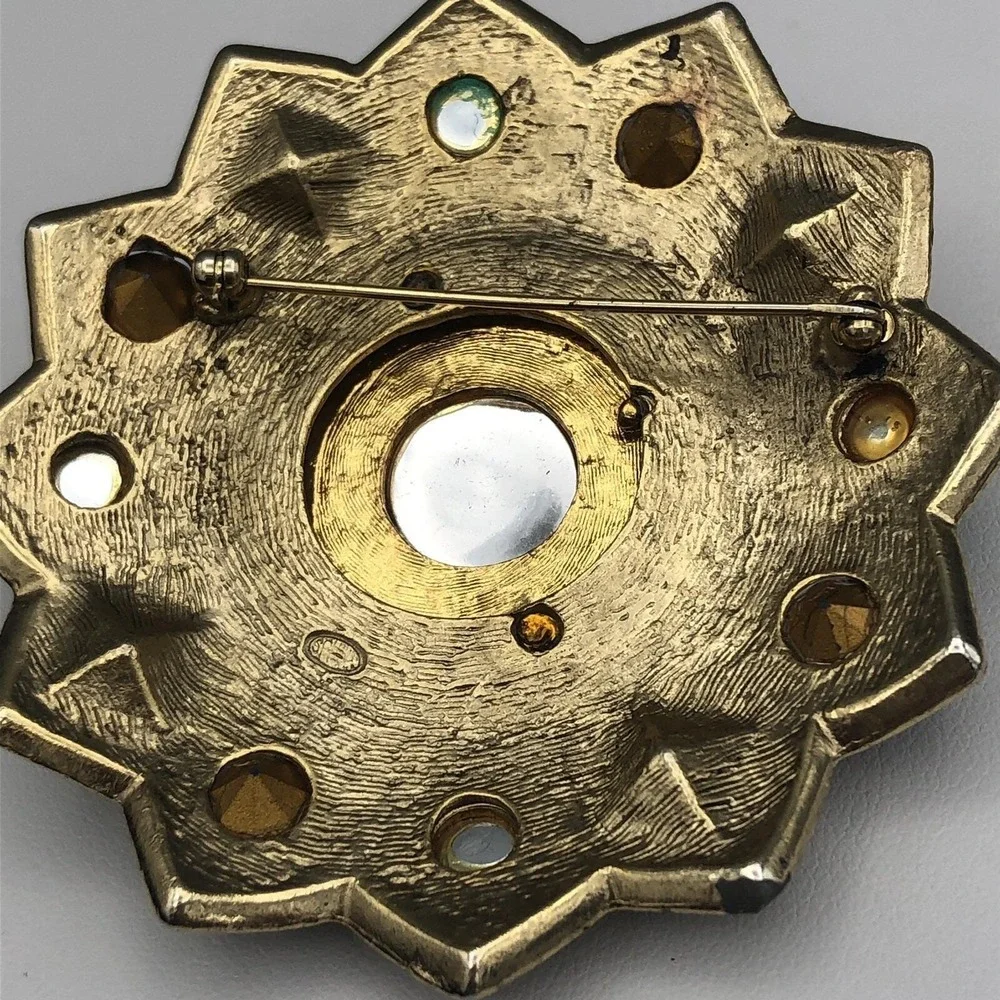 SPHINX vintage brooch